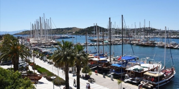 ‘Yüzen oteller’ denizle buluşuyor