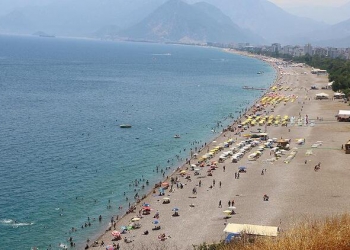 Antalya bayramda 400 bin kişiyi ağırladı