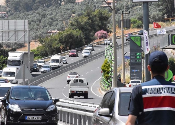 Turizm merkezlerinde bayram yoğunluğu