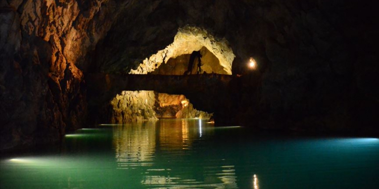 Turistlerin ilgi odağı 'Altınbeşik Mağarası' 1 42994AB4 41E2 4741 AF93 D85837C242CE