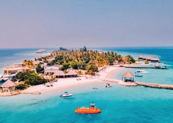 Shah Rukh Khan ve ailesinin kaldığı yer Jumeirah Vittaveli resort