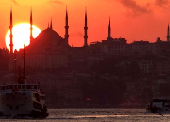 Turist sayılarında rekorlar devam ediyor! İstanbul'da tarihi zirve 9 Turist sayılarında rekorlar devam ediyor! İstanbul’da tarihi zirve