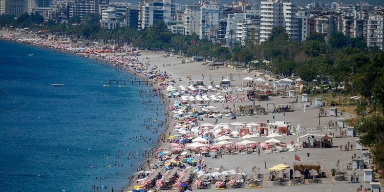 Antalya 15 milyon turistle rekora imza attı 1 Antalya ile ilgili Haberleri, Antalya Otelleri ve gezilecek yerlerini Turizm Tatil Seyahat Gazetenizin sayfalarından takip edebilirsiniz.