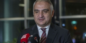 Kültür ve Turizm Bakanından ‘sözleşmeli personel’ açıklaması