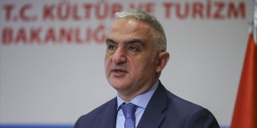 Bakan Ersoy’dan ‘turist rehberleri için kredi imkanı’ açıklaması
