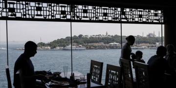 Yerli turistler 5 yılda 177 milyar lira harcadı