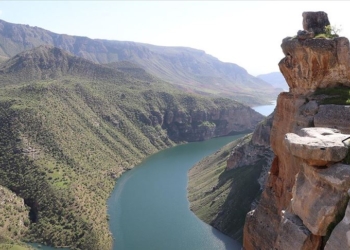 Botan Vadisi ilkbahar manzarasıyla büyülüyor