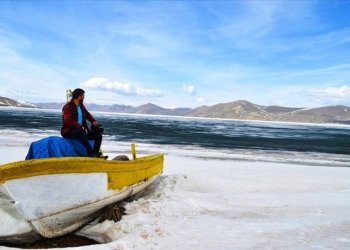 Saklı cennet Balık Gölü’nde buzlar eriyor