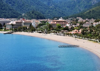 Seyahat kısıtlamasının kaldırıldığı bölgelerdeki  turizmciler sevindi