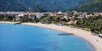 Seyahat kısıtlamasının kaldırıldığı bölgelerdeki  turizmciler sevindi