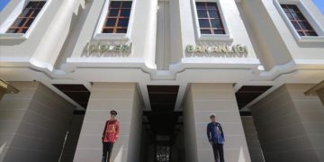 Başvuruda bulunan 65 yaş ve üzeri kişilere seyahat izni belgeleri verildi