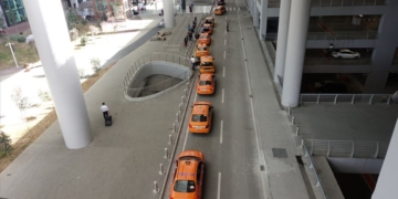 İstanbul Havalimanı taksicilerinden sağlık çalışanlarına ücretsiz hizmet