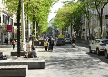 Avrupa’nın birçok ülkesinde corona virüsün artış hızı düşüyor