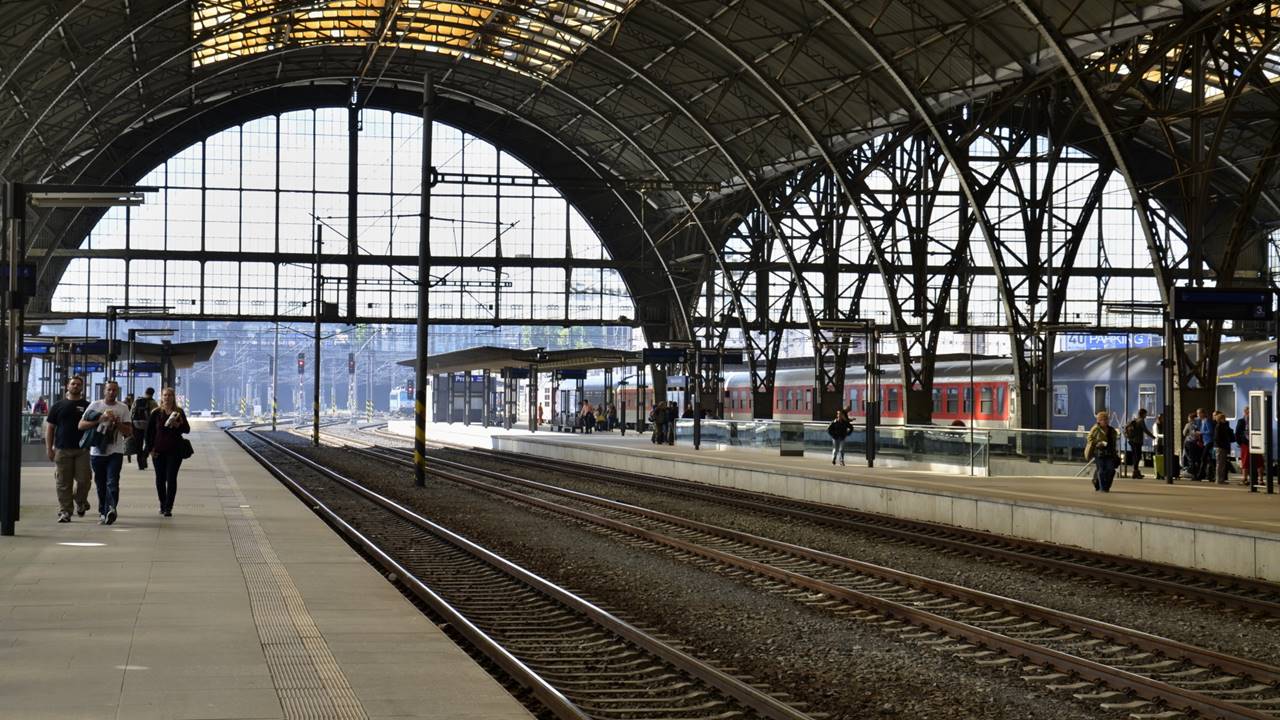 Prag'dan Berlin'e nasıl gidilir? 2 Prag Ana Tren İstasyonu