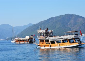 Antalya’da gezi tekneleri başlıyor! Ancak yüzde 50 kapasiteyle!