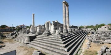 Didim’deki Apollon Tapınağı ziyarete açıldı