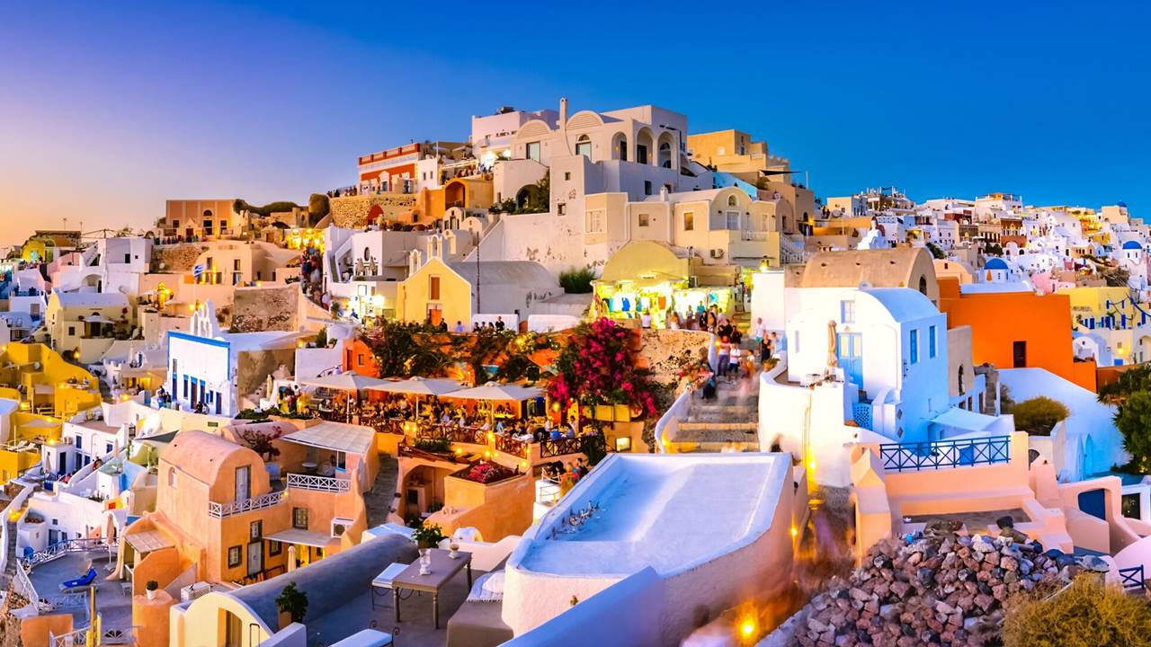 Santorini'de Nerede Kalınır? Santorini Otel Rehberi 7 Santorini'de Nerede Kalınır?