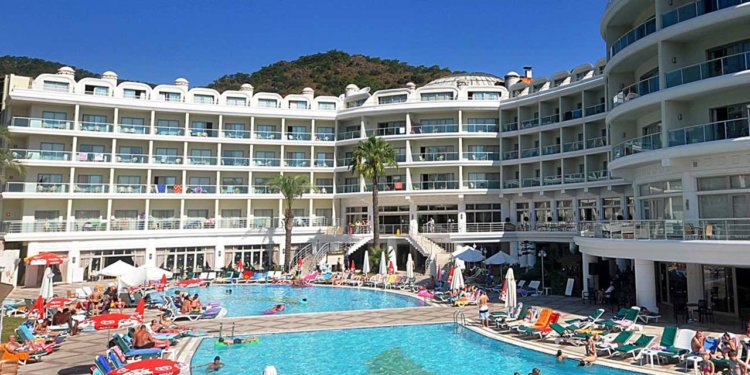 Pineta Park De Luxe Hotel Satışa Çıkarıldı