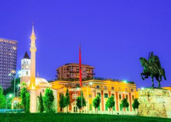 Arnavutluk Uçakla Kaç Saat?