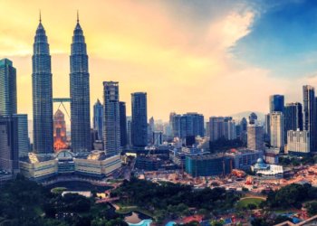 Malezya Uçakla Kaç Saat?