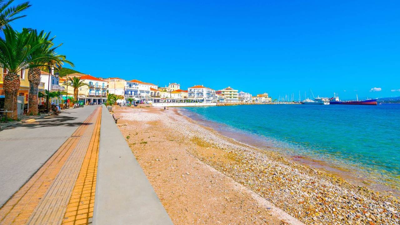 Spetses Adası