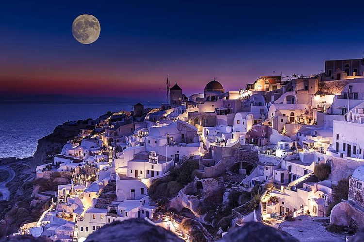 Hangi Yunan adalarına gidilebilir? 3 Yunan Adaları yılın 12 ayı tüm tatilcileri kendilerine bekliyor. Doğal güzellikleri, tarihi ve mutfağıyla en güzel tatil adreslerinden birisi daima Yunan Adaları