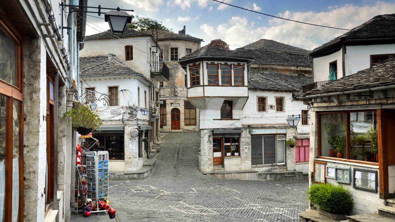 Arnavutluk Gezilecek Yerler: Gjirokaster