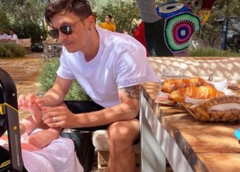 Mesut Özil Çeşme Tatilinde