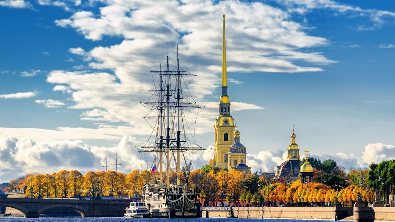 St. Petersburg Gezilecek Yerler Listesi: Beyaz Geceler 8 St Petersburg Gezilecek Yerler: Petro Paul Kalesi
