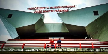 Küba’ya İlk Turistik Uçuş Kanada’dan