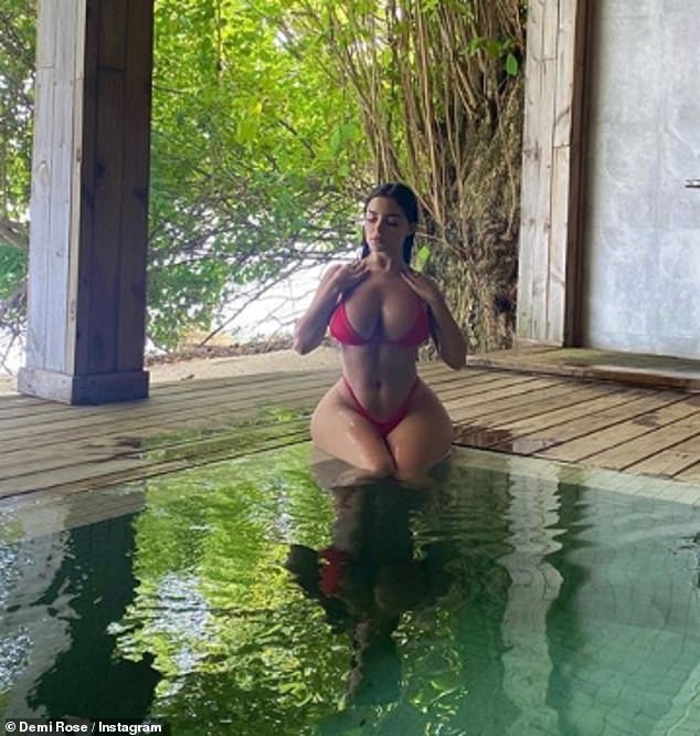Instagram fenomeni Demi Rose, Maldivler tatilinde 