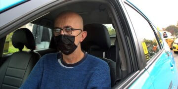 Altı dil bilen turizmci salgında taksici oldu