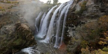 Türkiye’nin en büyük şelalesi: Tortum Şelalesi