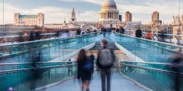 AB’de turizm yarıya indi