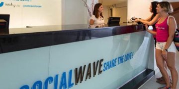 Dünyanın ilk Twitter temalı oteli İspanya’da açıldı