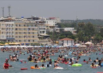 Zor günler yaşayan turizm sektörü 2021 sezonunu nasıl geçirecek?