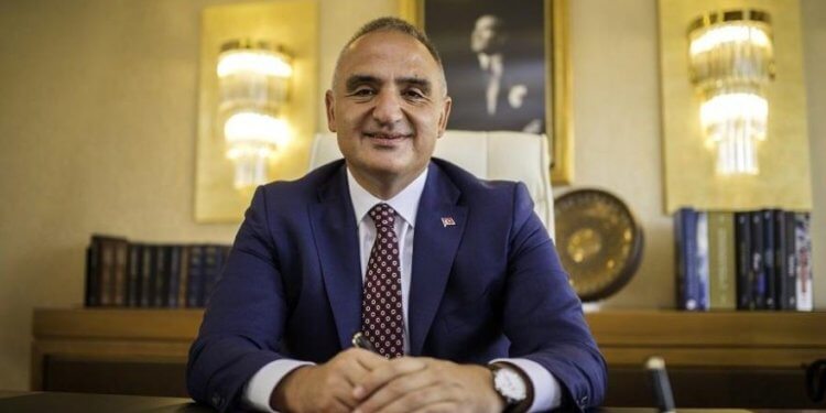 Turizm Bakanı Mehmet Nuri Ersoy otel aldığını 'Daha doğal ne olabilir?' diyerek kabul etti