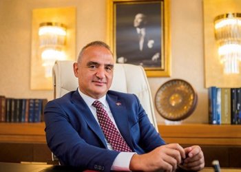 Turizm’de yabancı işçi çalıştırmasına dönük kısıtlamalar kaldırıldı.