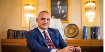 Turizm’de yabancı işçi çalıştırmasına dönük kısıtlamalar kaldırıldı.