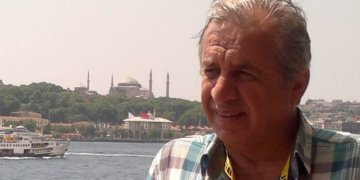 Turizm camiası Özcan Benatmaca’yı Covid’den kaybetti.