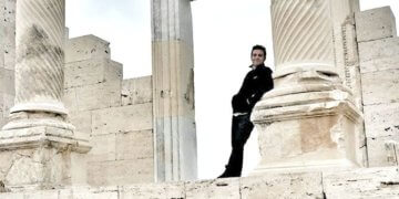 Müzisyenlerden sonra şimdi de Turist rehberi Emre Salsan intihar etti, turizmde kriz büyüyor