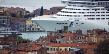 Dünyaca ünlü turizm merkezinden kruvaziyer yasağı