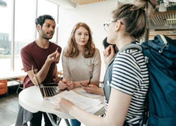 Seyahat acentaları, turizm araçları ve rehberler kısıtlamalardan muaf mıdır?