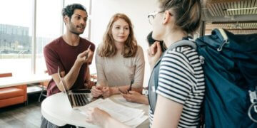 Seyahat acentaları, turizm araçları ve rehberler kısıtlamalardan muaf mıdır?