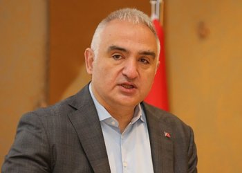 Turizm personeline müjde! Bakan açıkladı: Turizm personelinin tamamı aşılanacak