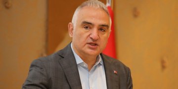 Turizm personeline müjde! Bakan açıkladı: Turizm personelinin tamamı aşılanacak