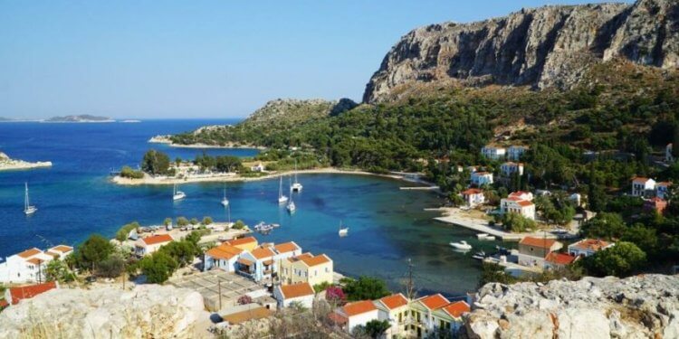 Yunan adalarından “Özgürlük Operasyonu” Ada sakinlerine aşı yapıp turizmi açıyorlar