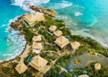 Ünlü milyarder, yeni adasında turizm sezonunu açıyor