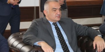 Turizm çalışanlarından Bakan Mehmet Nuri Ersoy’a istifa çağrısı: Onurumuzla oynamanıza izin vermeyeceğiz