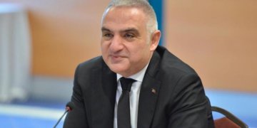 Tüm turizm çalışanları mayıs sonuna kadar aşılanacak